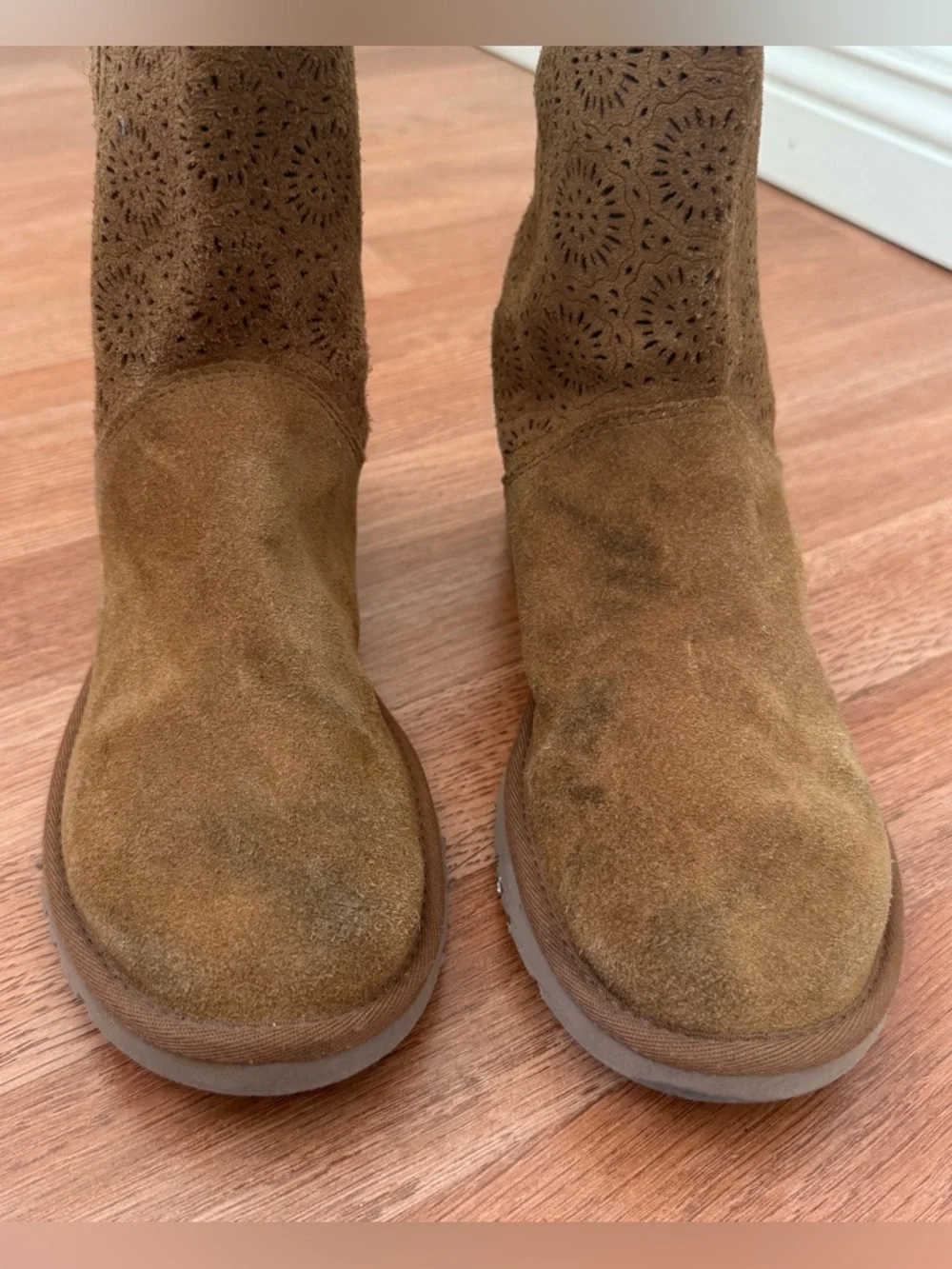 UGG Low Pro Short Perf 2 1004857 Tan Suede Boots Size 7